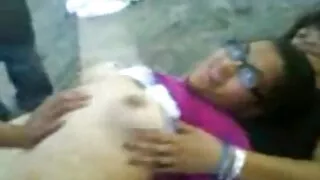 নীল চোখের সৎ বোন প্য ...
