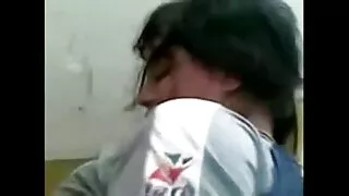 ক্রীড়াবিদরা জিমে খে ...