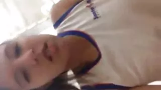 সরস অন্ধকার মাথা coo ...