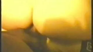 চকচকে কালো কেশবিশিষ্ ...