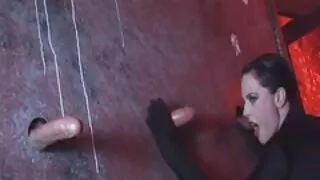 মন্ত্রমুগ্ধ স্বর্ণকে ...