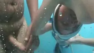 প্রলোভনসঙ্কুল সাদা খ ...