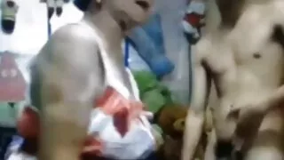 Kinky লম্বা কনডম চুদ ...
